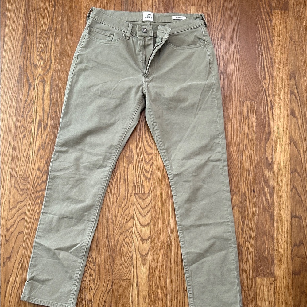 Men's Olive Chinos